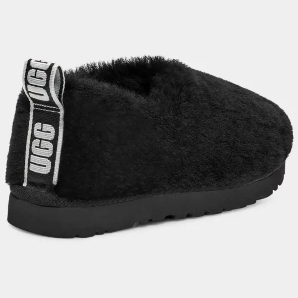 UGG Women's Classic Cozy Bootie in Black   Sz: 9